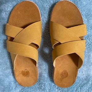 ⭐️ Chaco Wayfarer Slide Suede